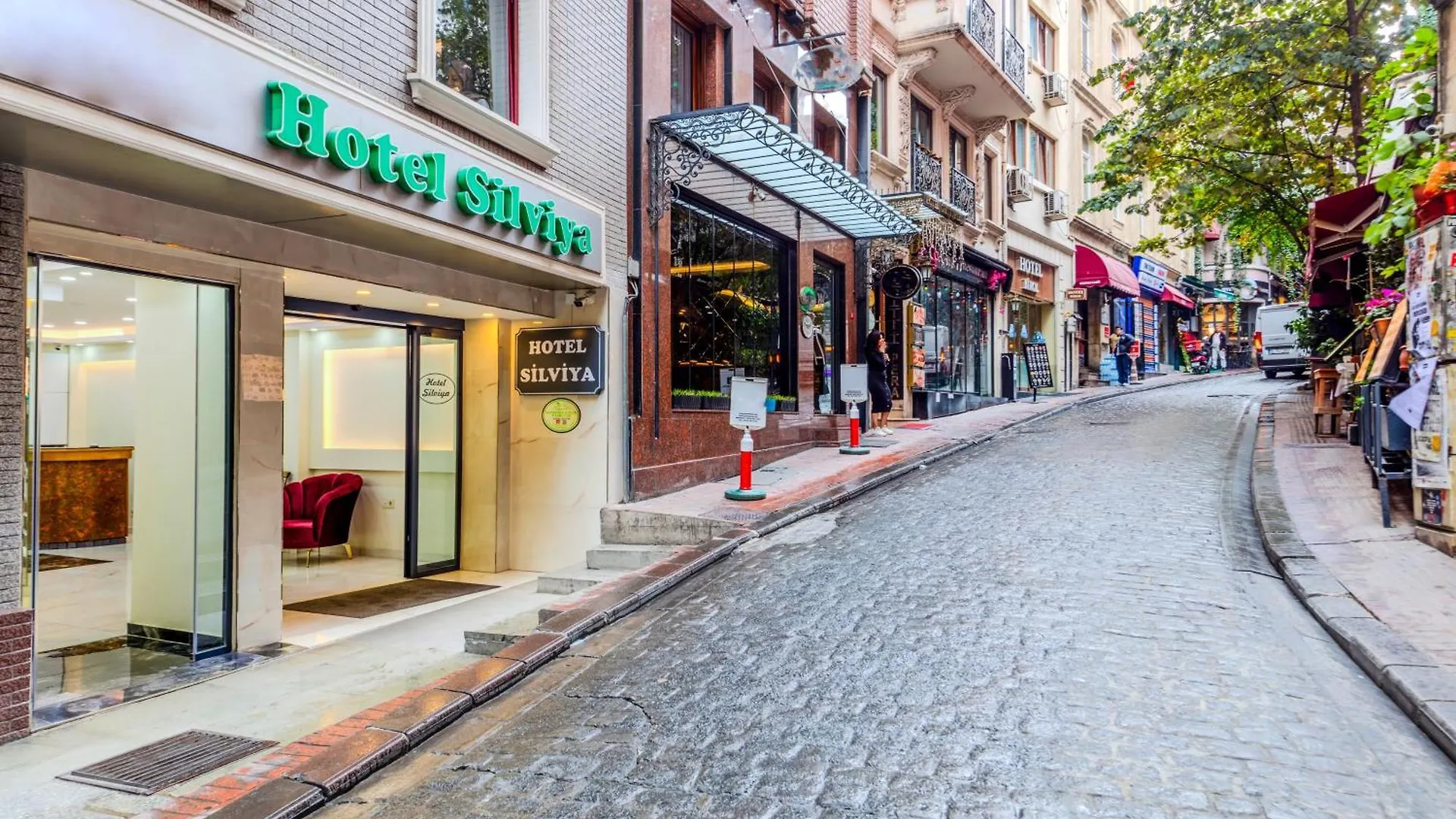 Hotel Silviya contacts